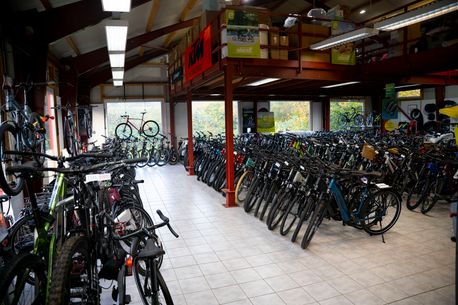 E-bike Event vor dem Räderwerk